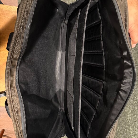 TUMI Nylon & Leather Computer Briefcase Messenger - Picture 7 of 7